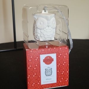 Scentsy Whoot Christmas ornament - Cranberry